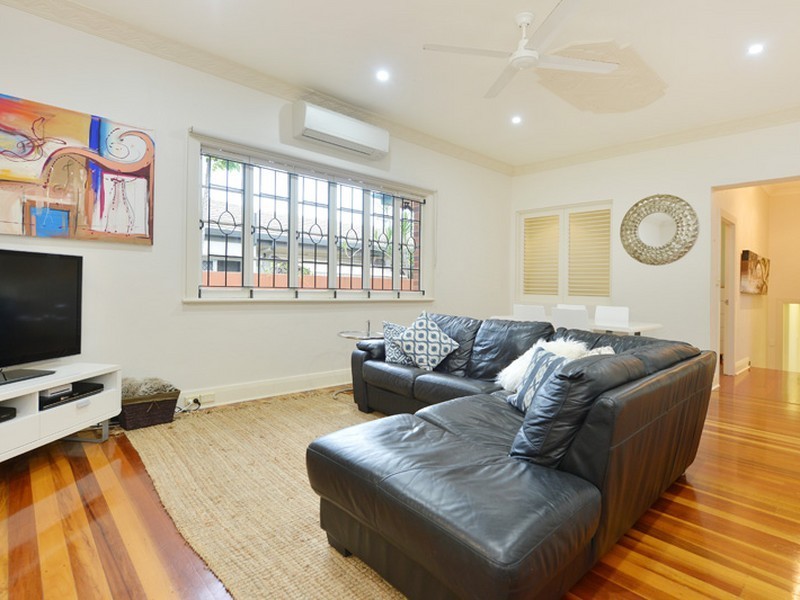 4 Hall Street, Edge Hill QLD 4870