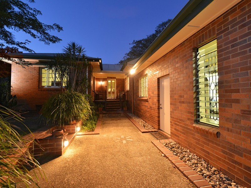 4 Hall Street, Edge Hill QLD 4870