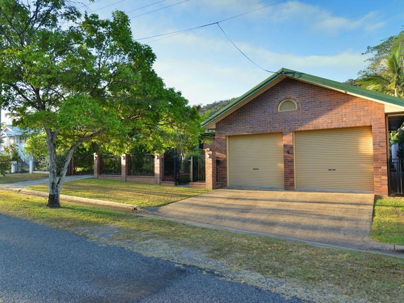 4 Hall Street, Edge Hill QLD 4870