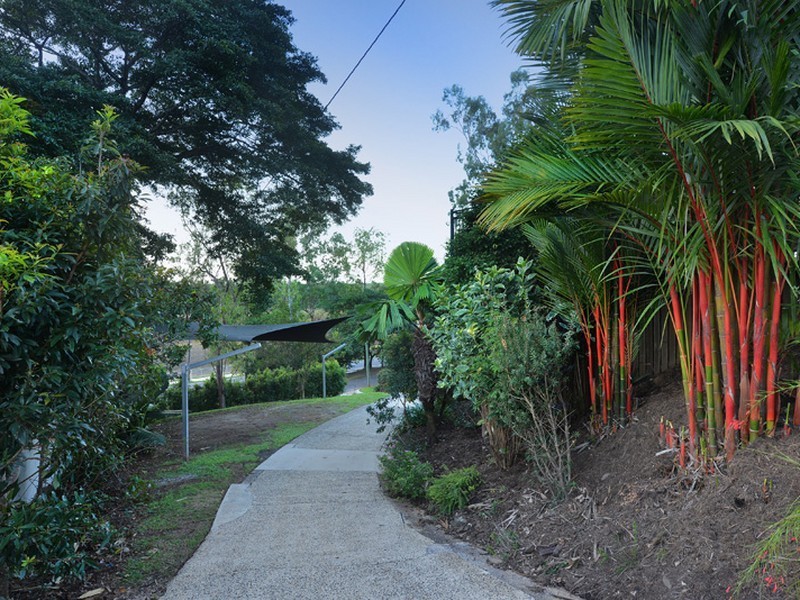 9 Canopy Close, Freshwater QLD 4870