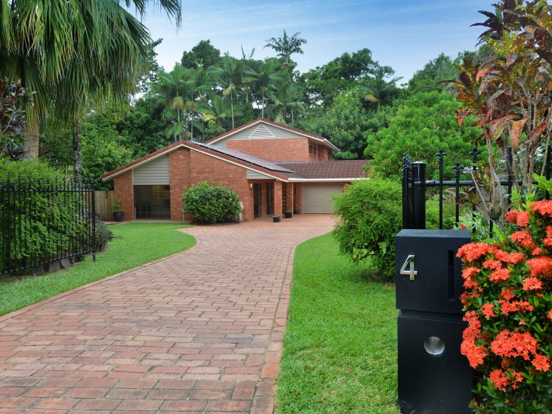 4 Arran Close, Edge Hill QLD 4870