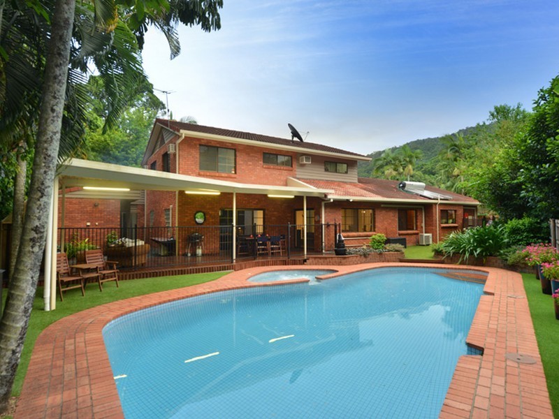 4 Arran Close, Edge Hill QLD 4870