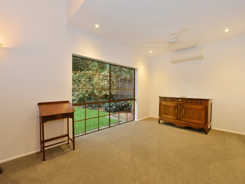 4 Arran Close, Edge Hill QLD 4870