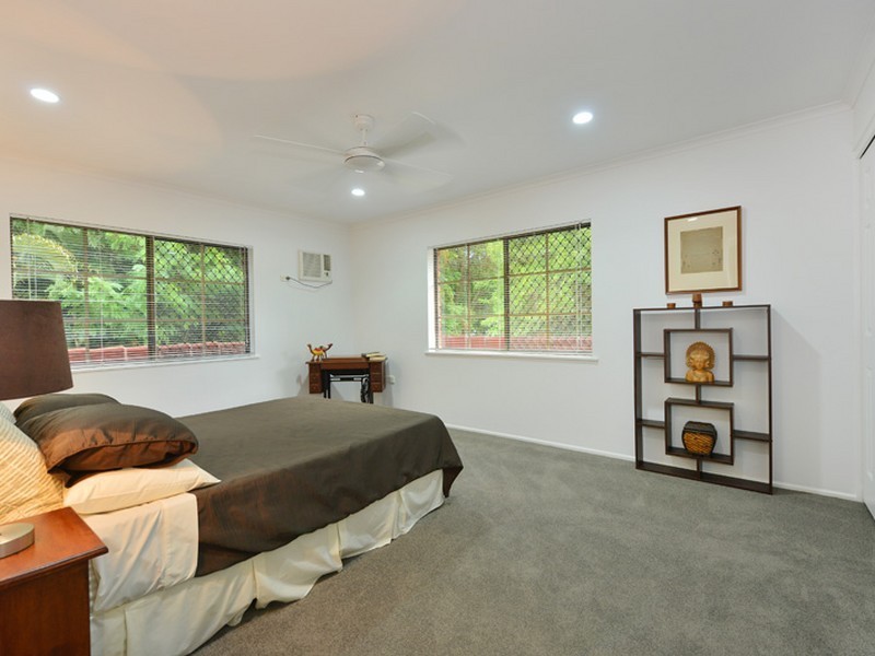 4 Arran Close, Edge Hill QLD 4870