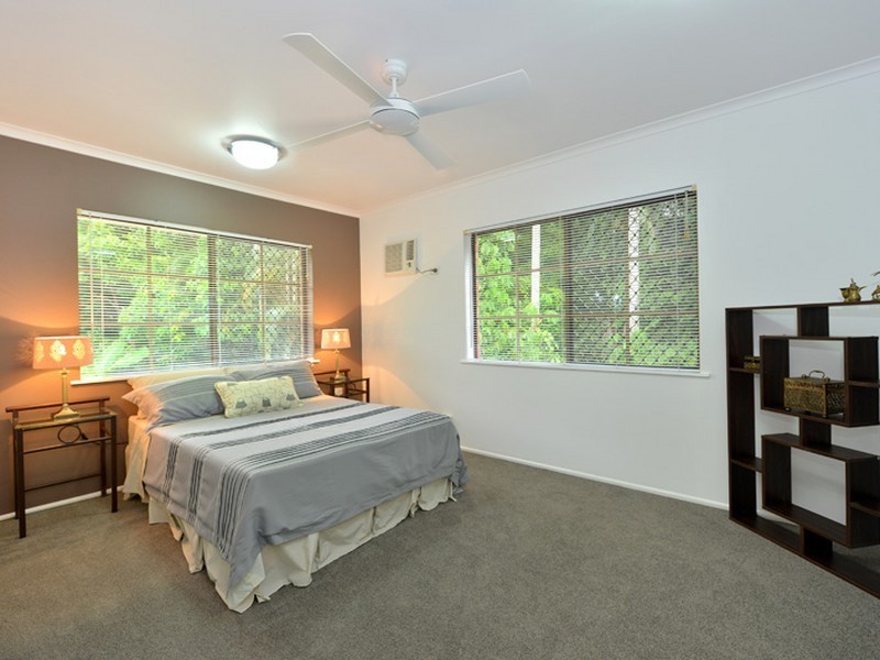 4 Arran Close, Edge Hill QLD 4870