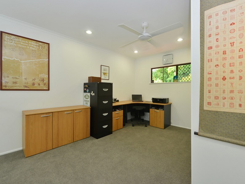 4 Arran Close, Edge Hill QLD 4870