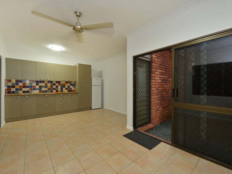 4 Arran Close, Edge Hill QLD 4870