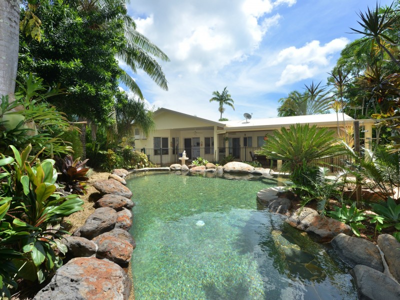 10 Spowatt Close, Kanimbla QLD 4870