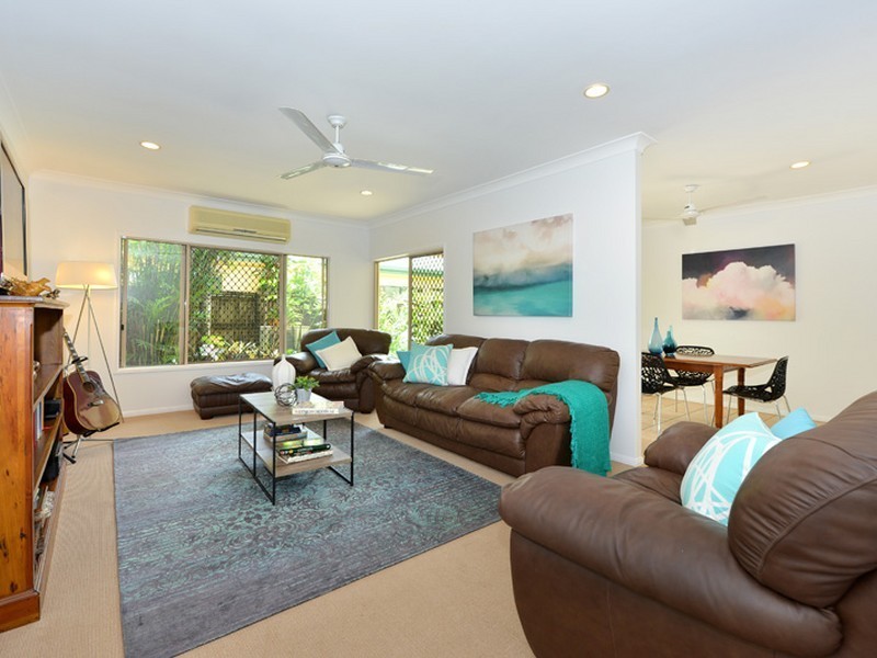 10 Spowatt Close, Kanimbla QLD 4870