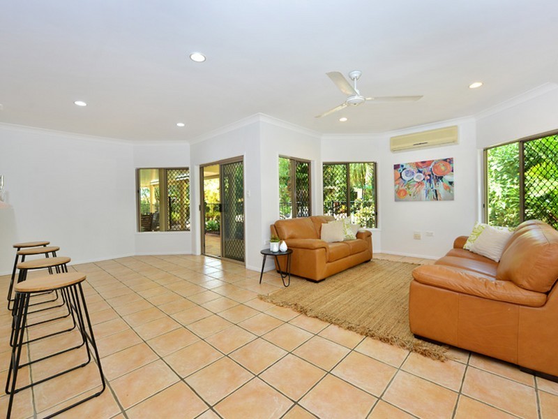 10 Spowatt Close, Kanimbla QLD 4870