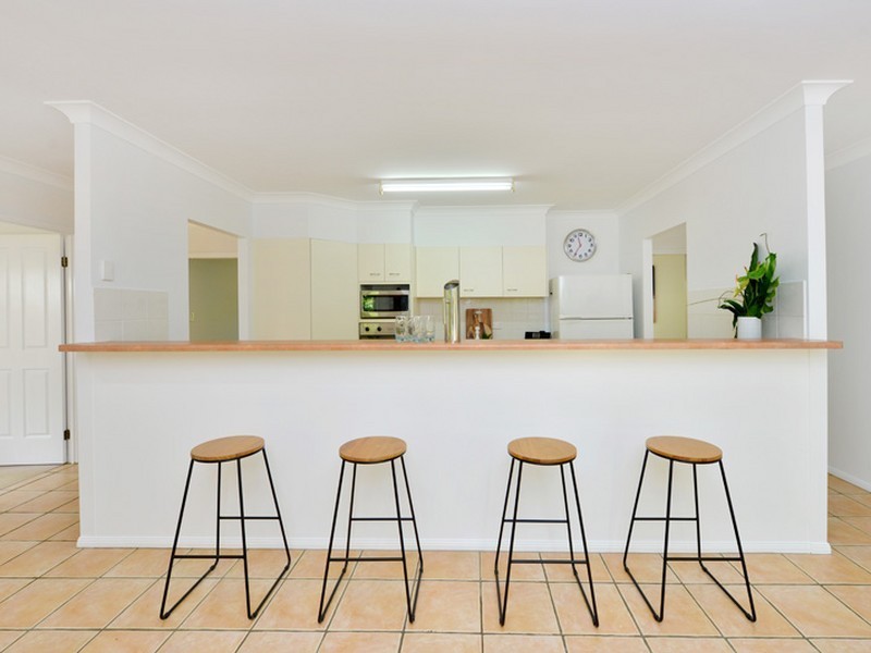 10 Spowatt Close, Kanimbla QLD 4870