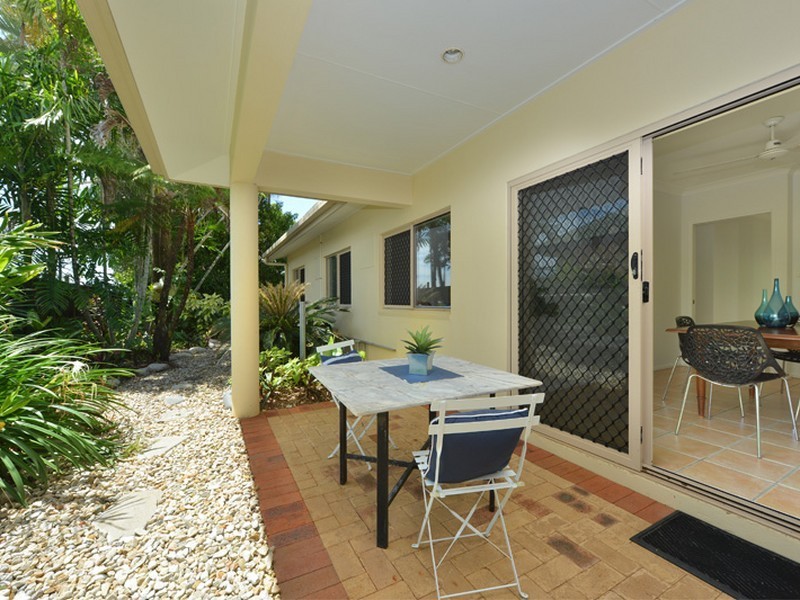 10 Spowatt Close, Kanimbla QLD 4870