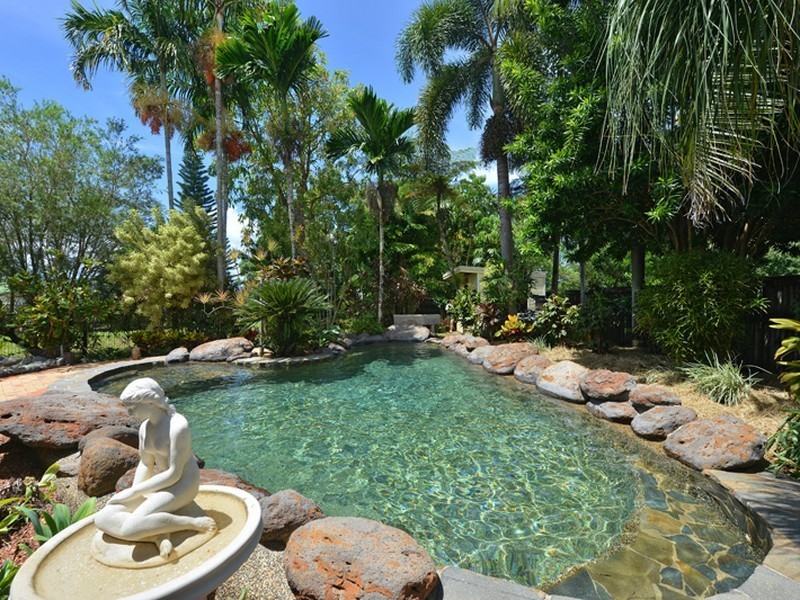 10 Spowatt Close, Kanimbla QLD 4870