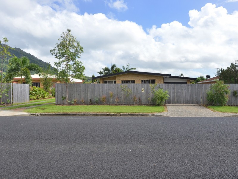 20 Primrose Street, Mooroobool QLD 4870