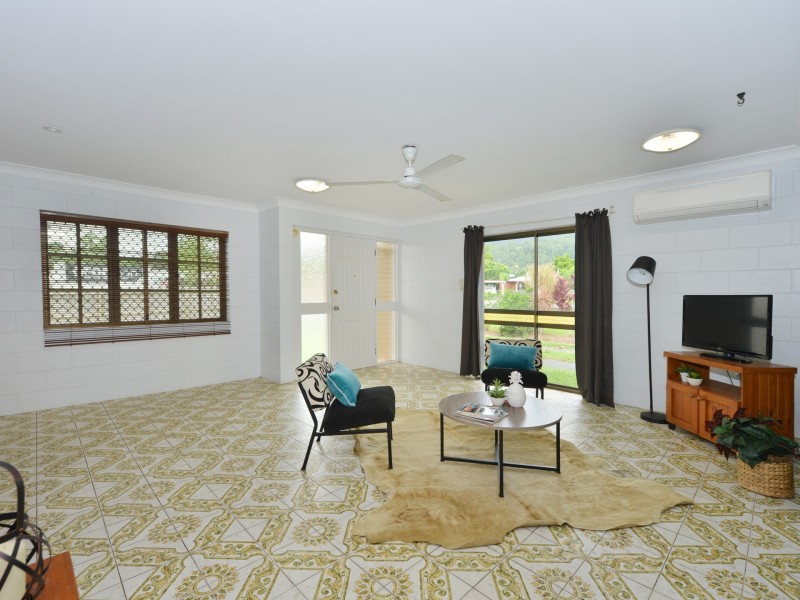 20 Primrose Street, Mooroobool QLD 4870