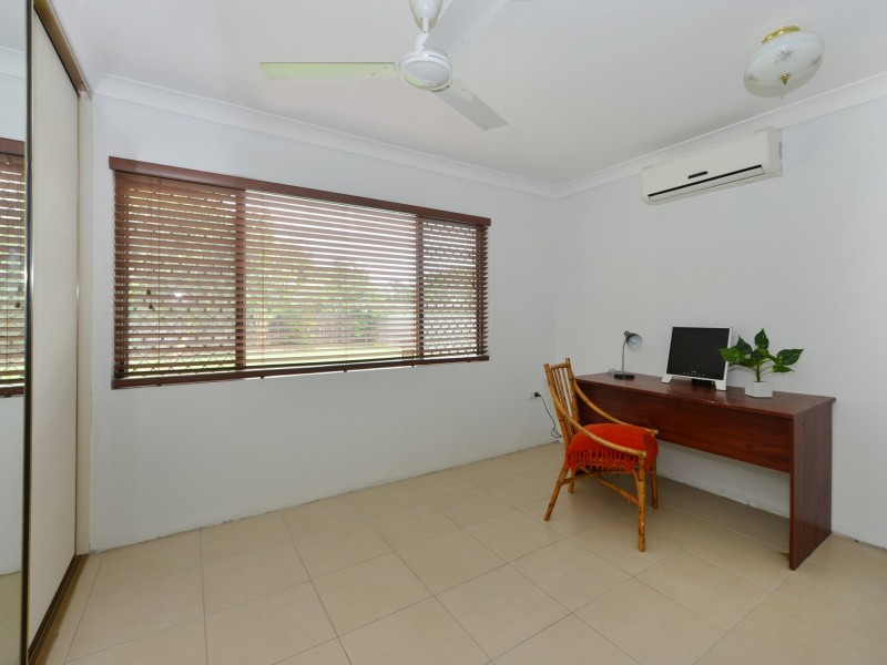 20 Primrose Street, Mooroobool QLD 4870
