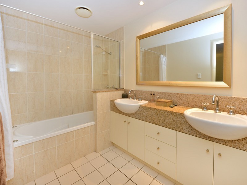 1126/2 Greenslopes Street, Cairns North QLD 4870