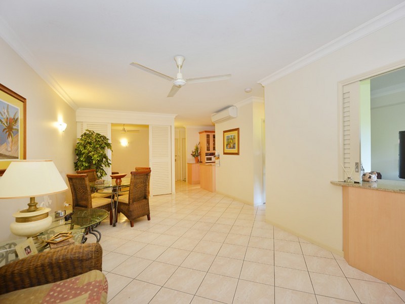 1126/2 Greenslopes Street, Cairns North QLD 4870
