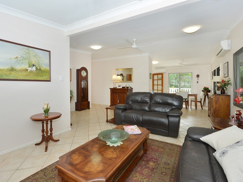 70-74 Upper Perkins Street, Manoora QLD 4870