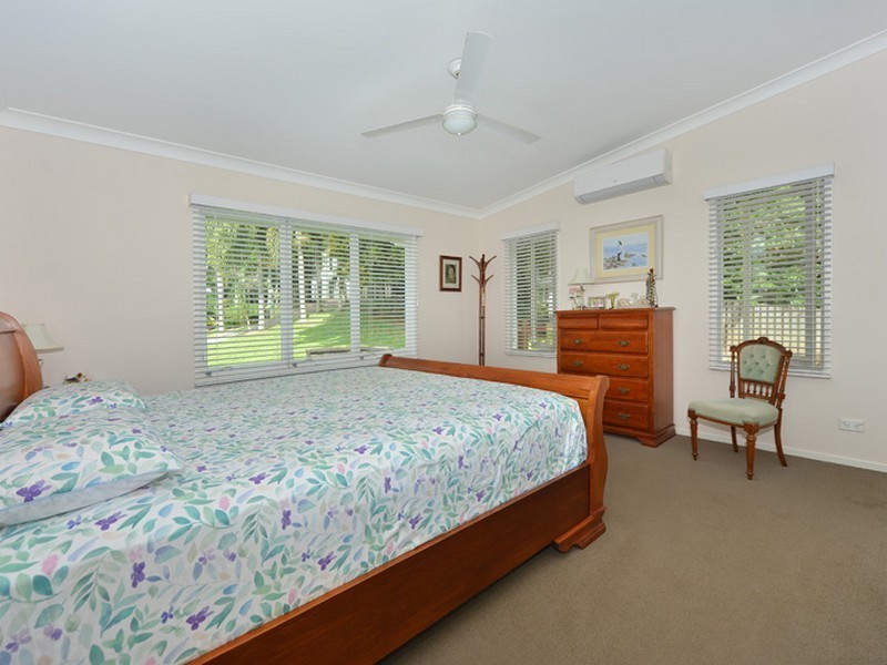70-74 Upper Perkins Street, Manoora QLD 4870