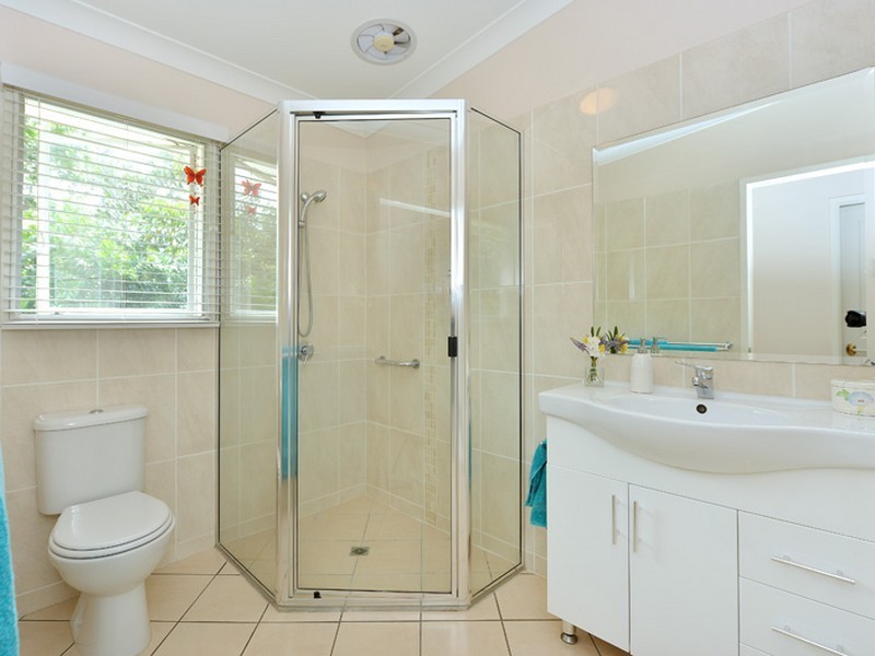 70-74 Upper Perkins Street, Manoora QLD 4870