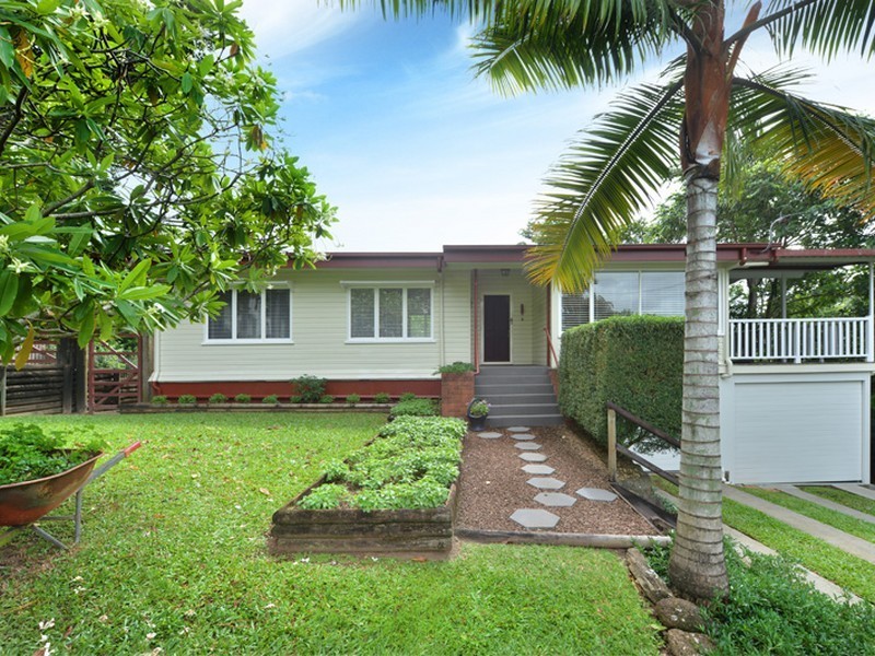 70-74 Upper Perkins Street, Manoora QLD 4870