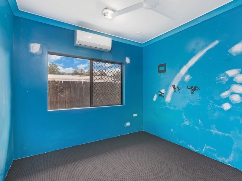 1 Frances Street, Mooroobool QLD 4870