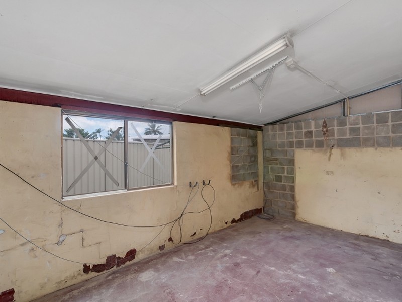 1 Frances Street, Mooroobool QLD 4870