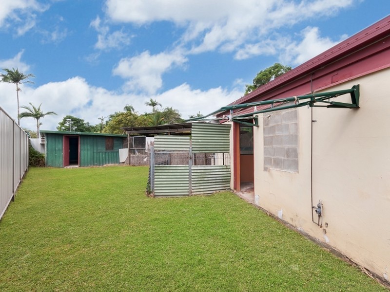 1 Frances Street, Mooroobool QLD 4870