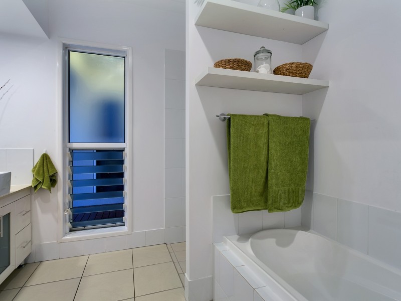 6 Willie Ming Close, Redlynch QLD 4870