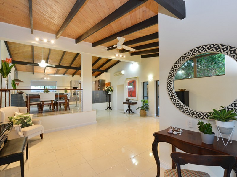 7 Fry Close, Whitfield QLD 4870