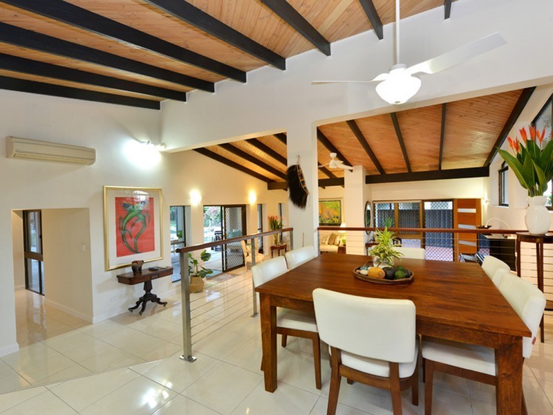 7 Fry Close, Whitfield QLD 4870