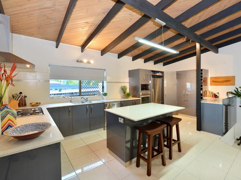 7 Fry Close, Whitfield QLD 4870