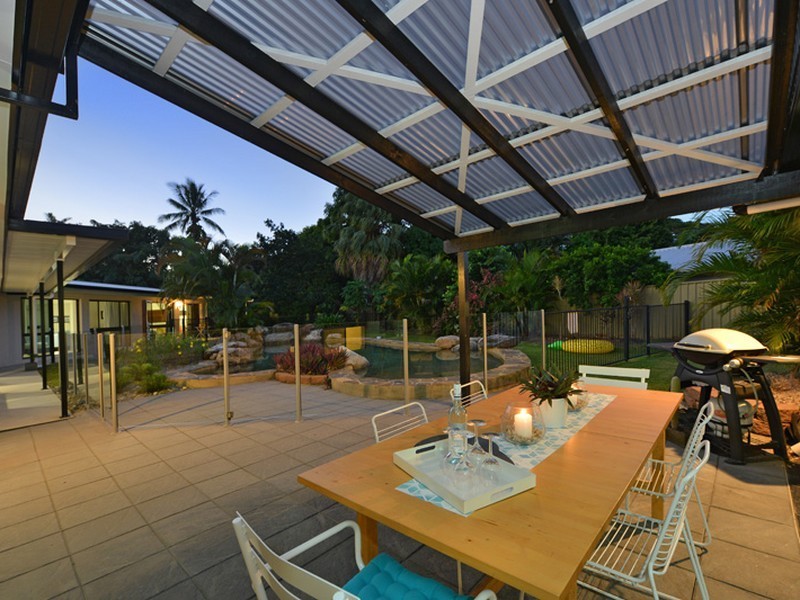 7 Fry Close, Whitfield QLD 4870