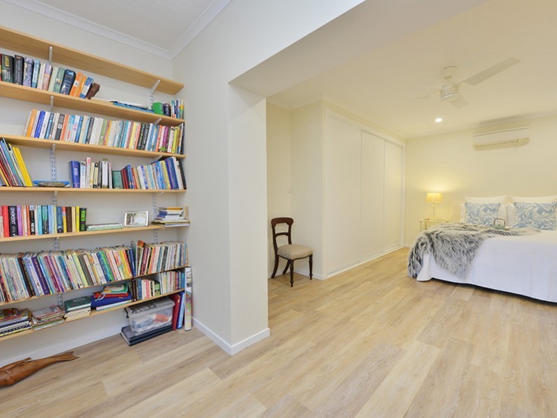 7 Fry Close, Whitfield QLD 4870