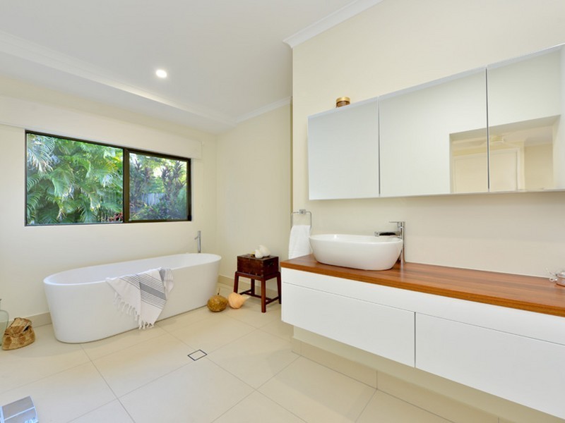 7 Fry Close, Whitfield QLD 4870