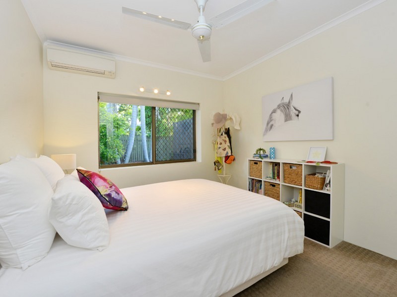 7 Fry Close, Whitfield QLD 4870