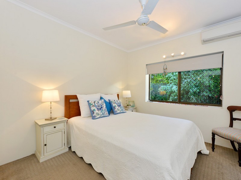 7 Fry Close, Whitfield QLD 4870