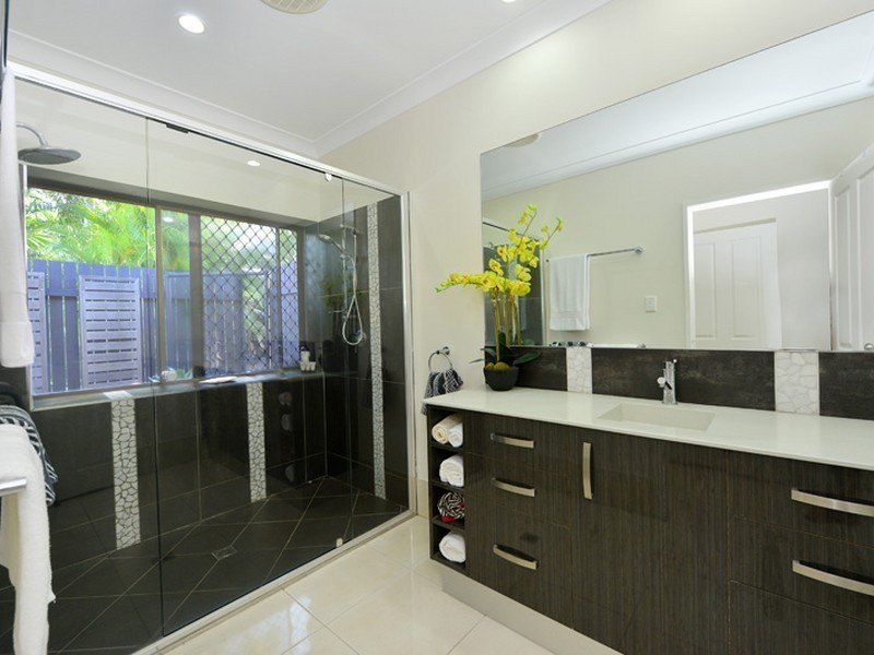 7 Fry Close, Whitfield QLD 4870