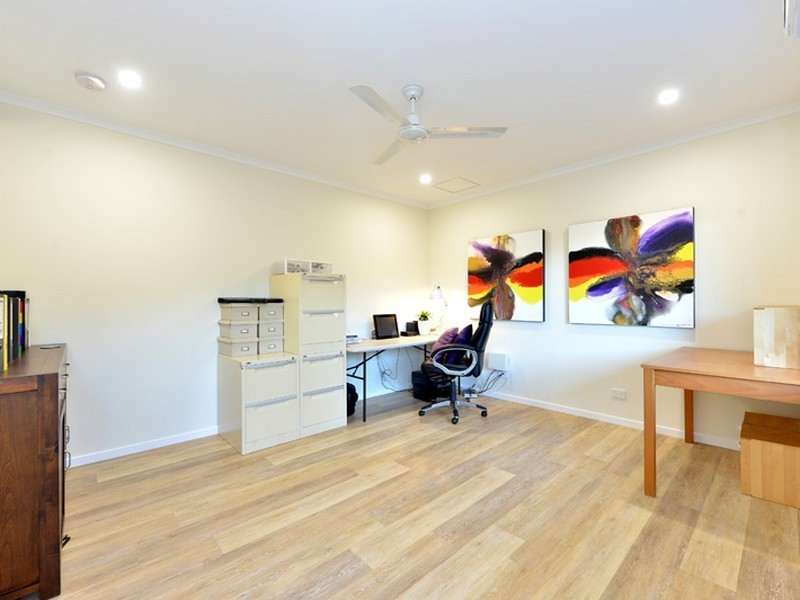 7 Fry Close, Whitfield QLD 4870