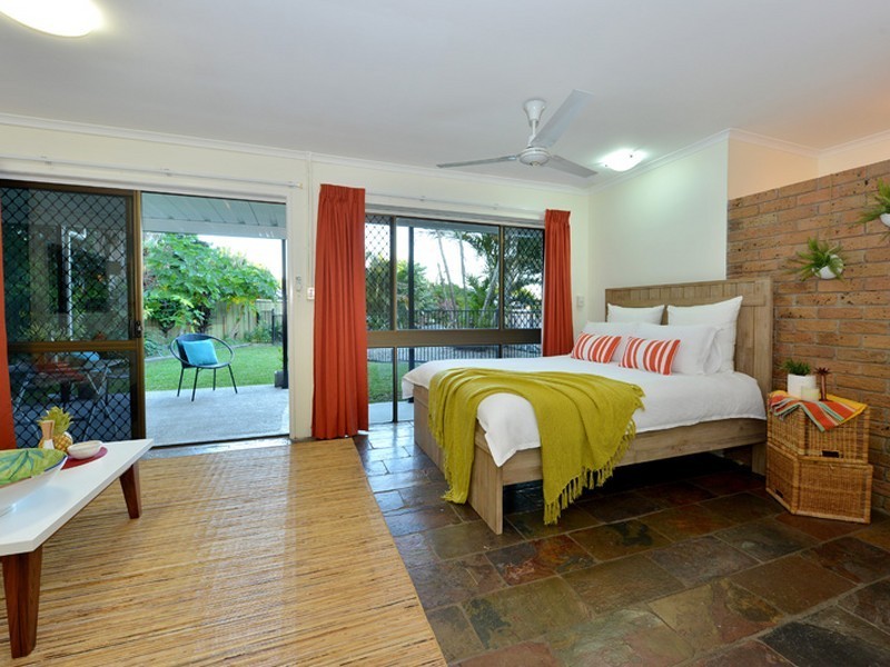 7 Fry Close, Whitfield QLD 4870