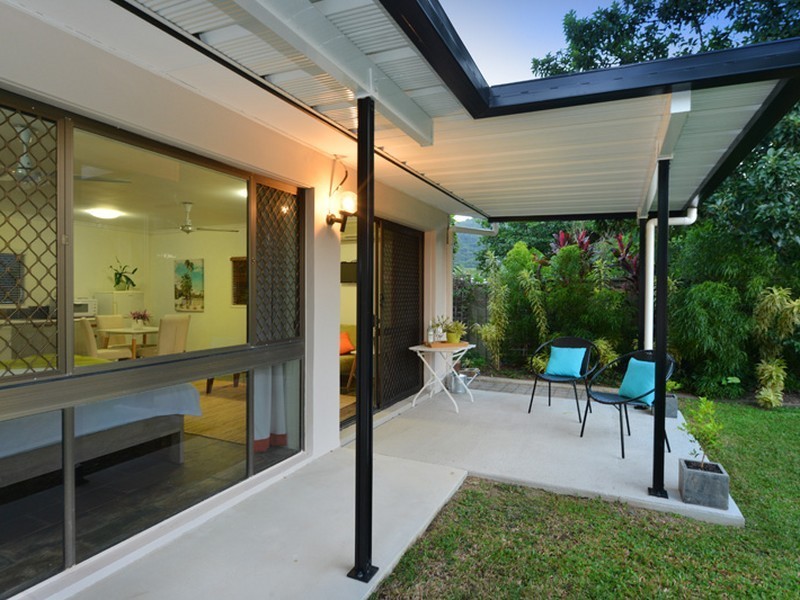 7 Fry Close, Whitfield QLD 4870