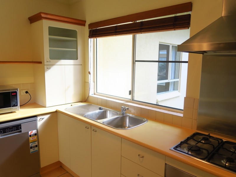 317/2 Greenslopes Street, Cairns North QLD 4870