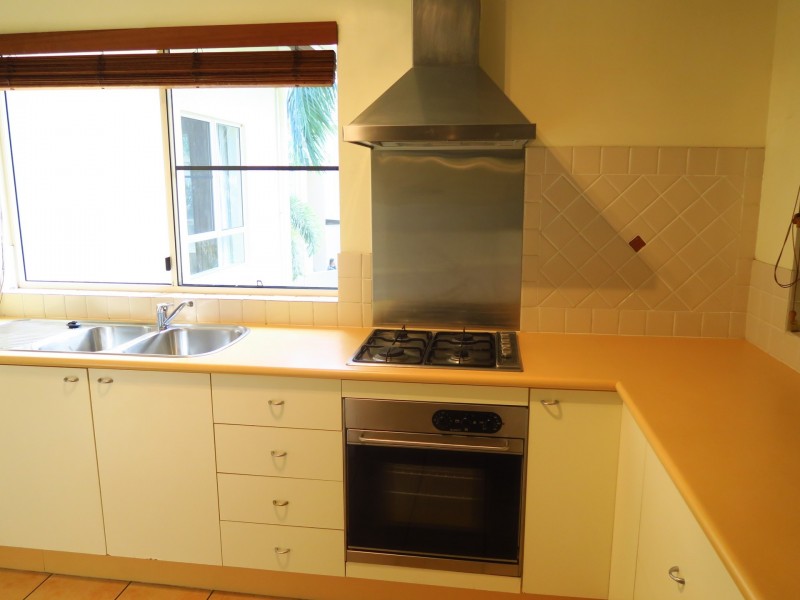 317/2 Greenslopes Street, Cairns North QLD 4870