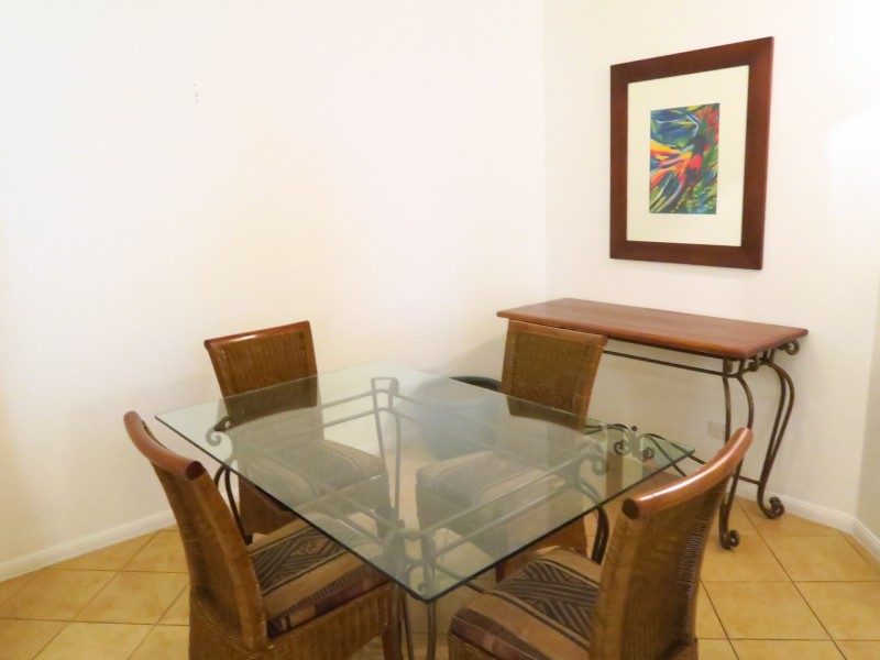 317/2 Greenslopes Street, Cairns North QLD 4870