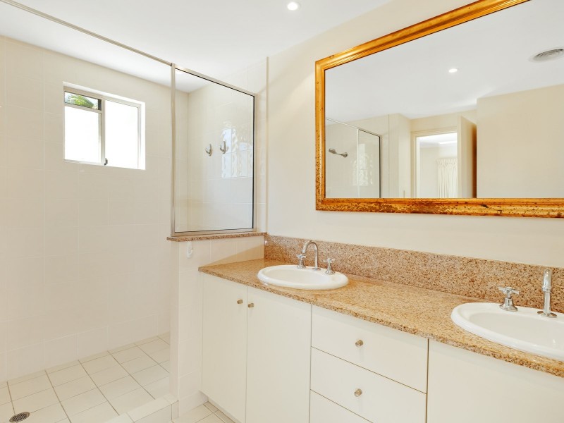 1312/2 Greenslopes Street, Cairns North QLD 4870