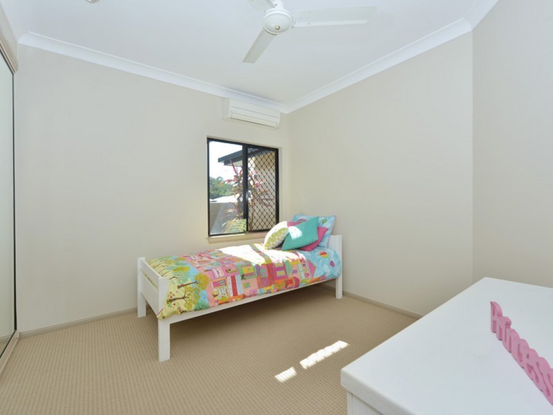 9 Elphinstone Street, Kanimbla QLD 4870