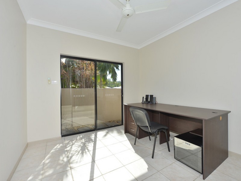 9 Elphinstone Street, Kanimbla QLD 4870