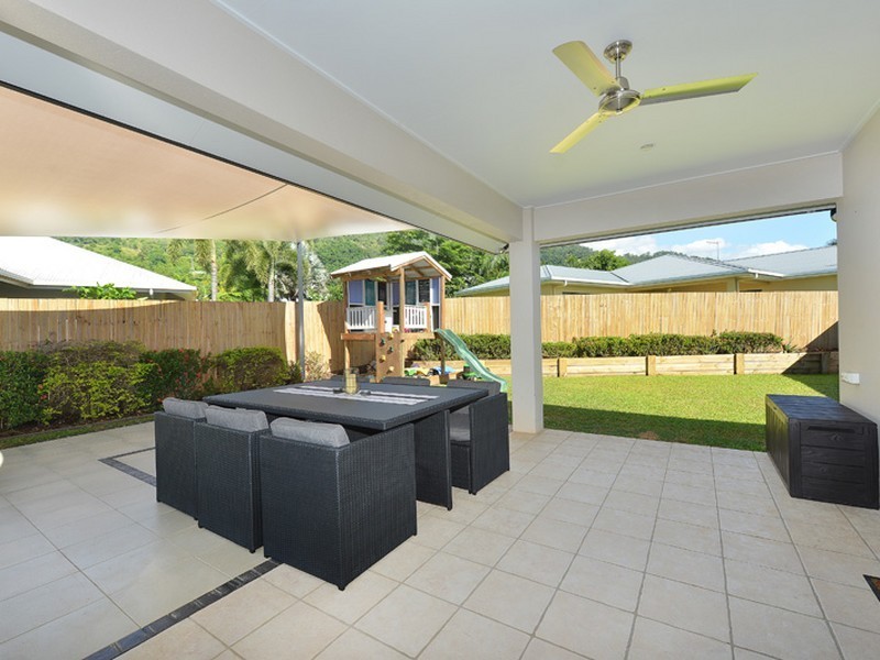 9 Elphinstone Street, Kanimbla QLD 4870