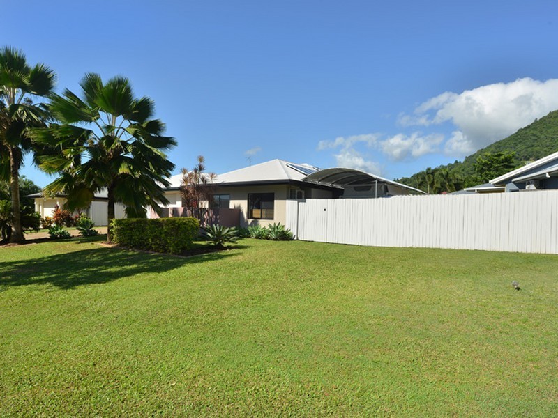 9 Elphinstone Street, Kanimbla QLD 4870